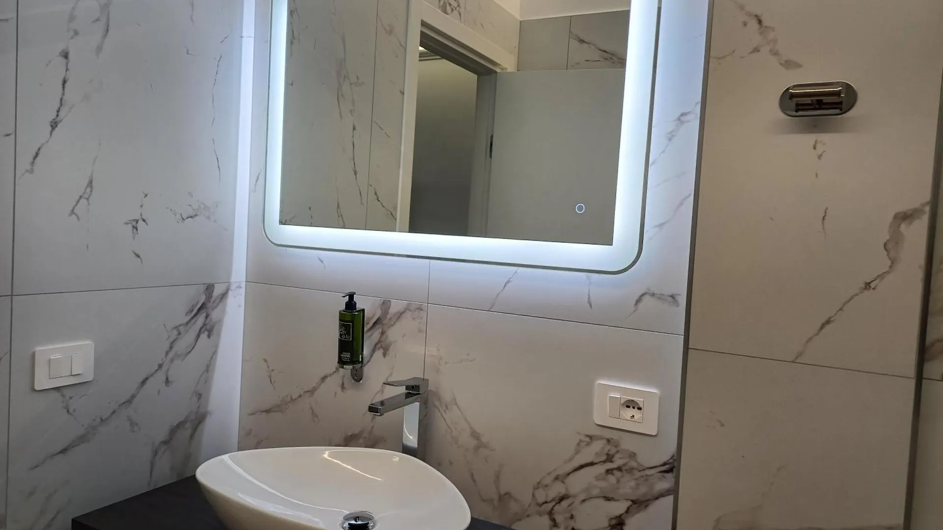 Luxury Rooms 巴里 招待所